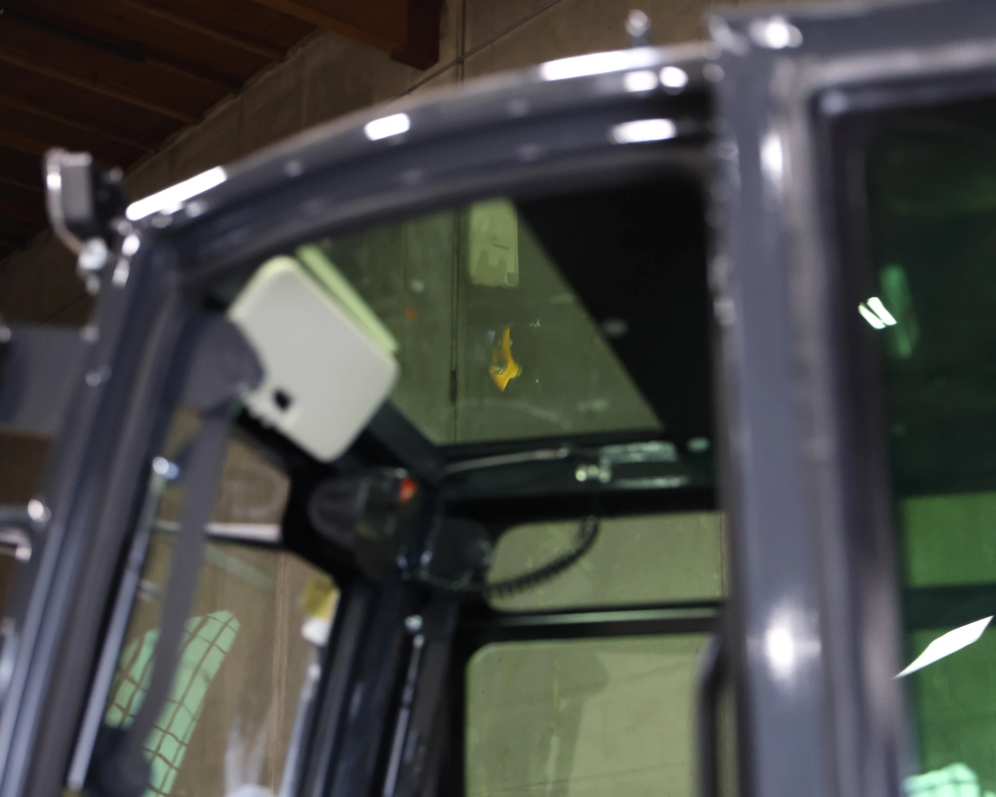 RIPPA R22-3 PRO mini excavator enclosed cab roof window