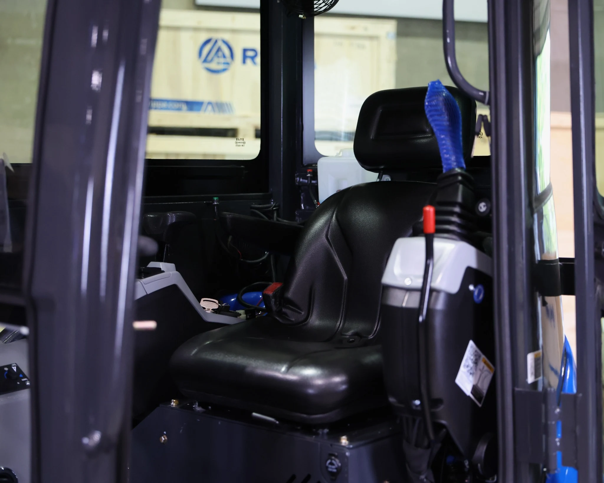 RIPPA R22-3 PRO enclosed cab operator seat