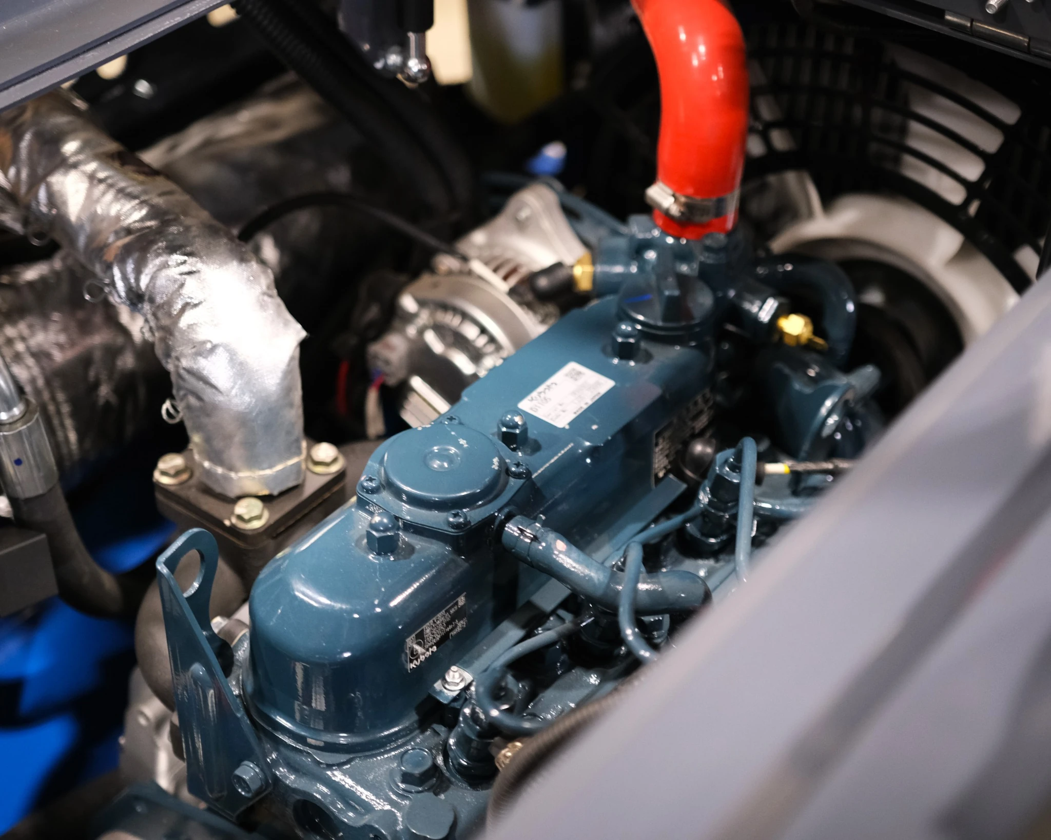 Kubota D1105 diesel engine inside Rippa RL-06 loader