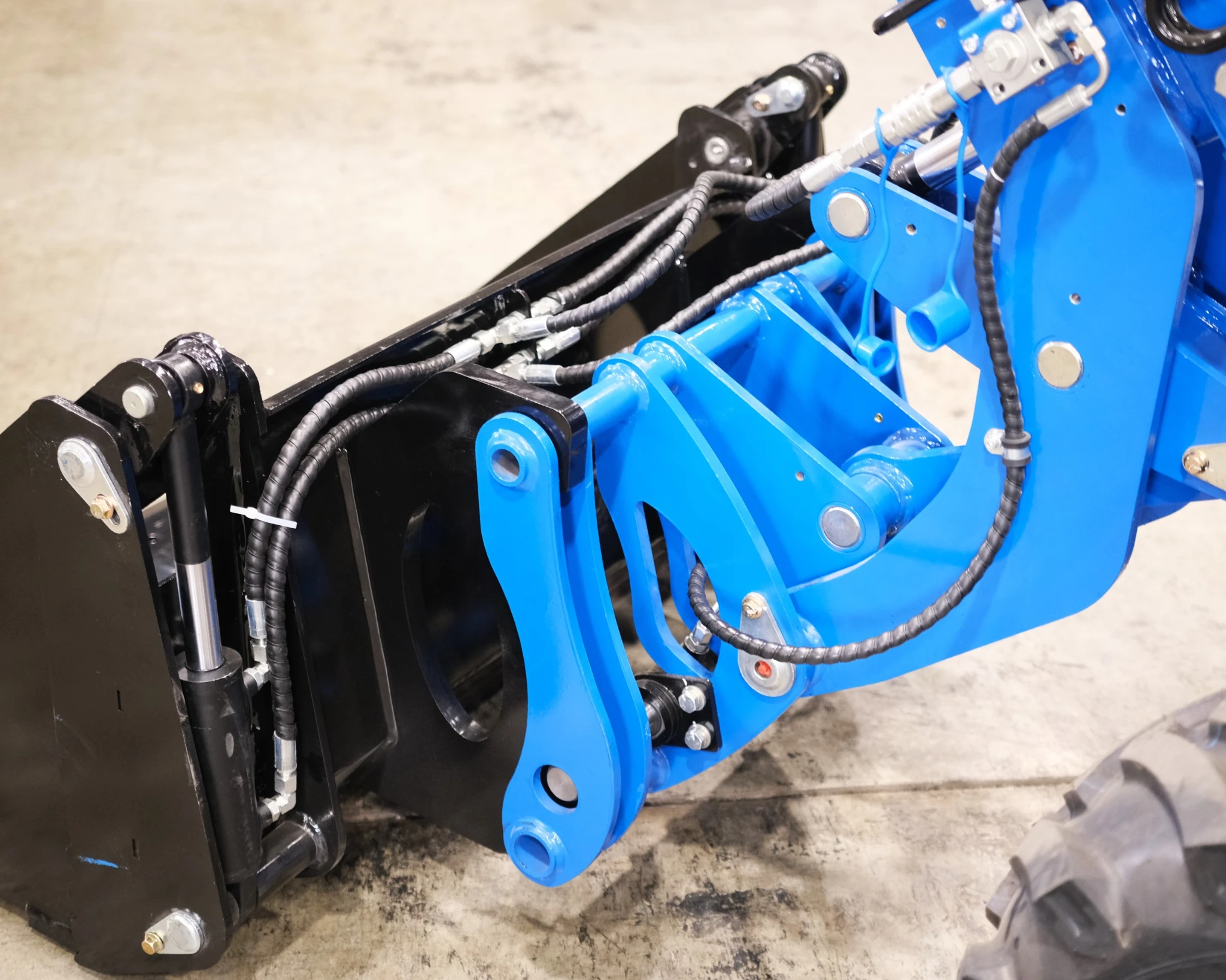 Rippa RL-06 quick connect auxiliary hydraulic system close-up