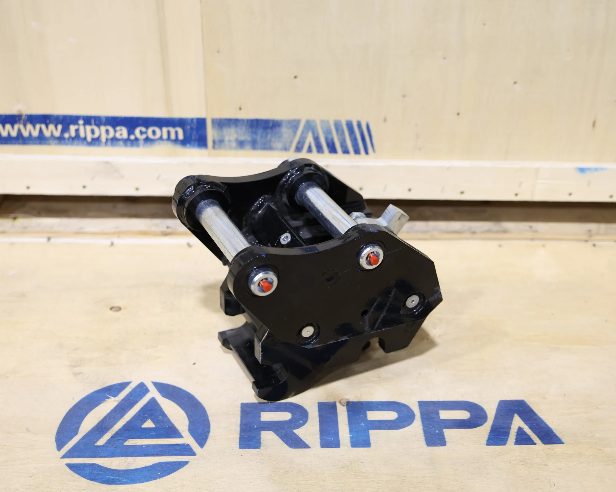 RIPPA R18 Pro mini excavator semi-automatic quick coupler front angle view