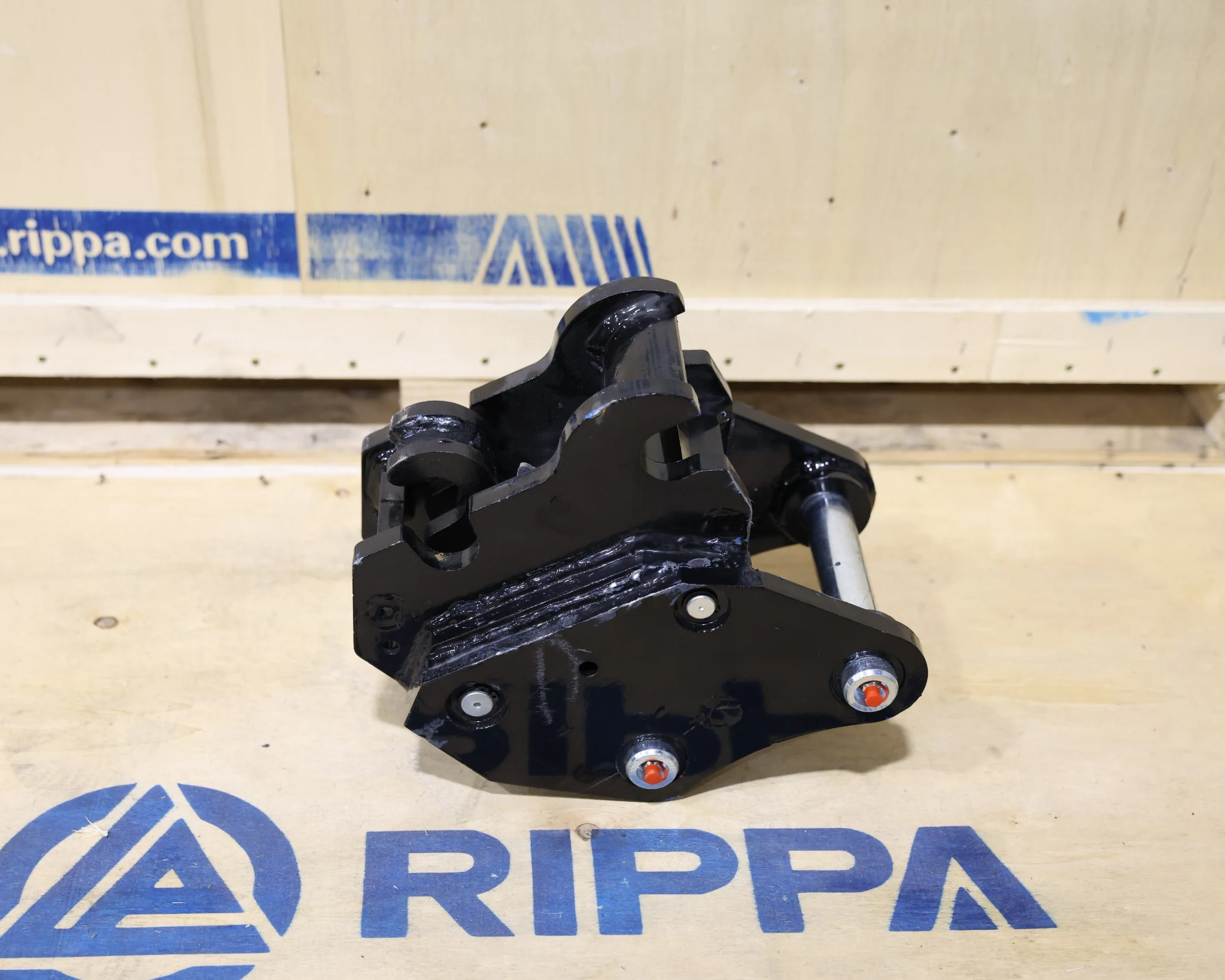 RIPPA R18 Pro mini excavator semi-automatic quick coupler side angle view