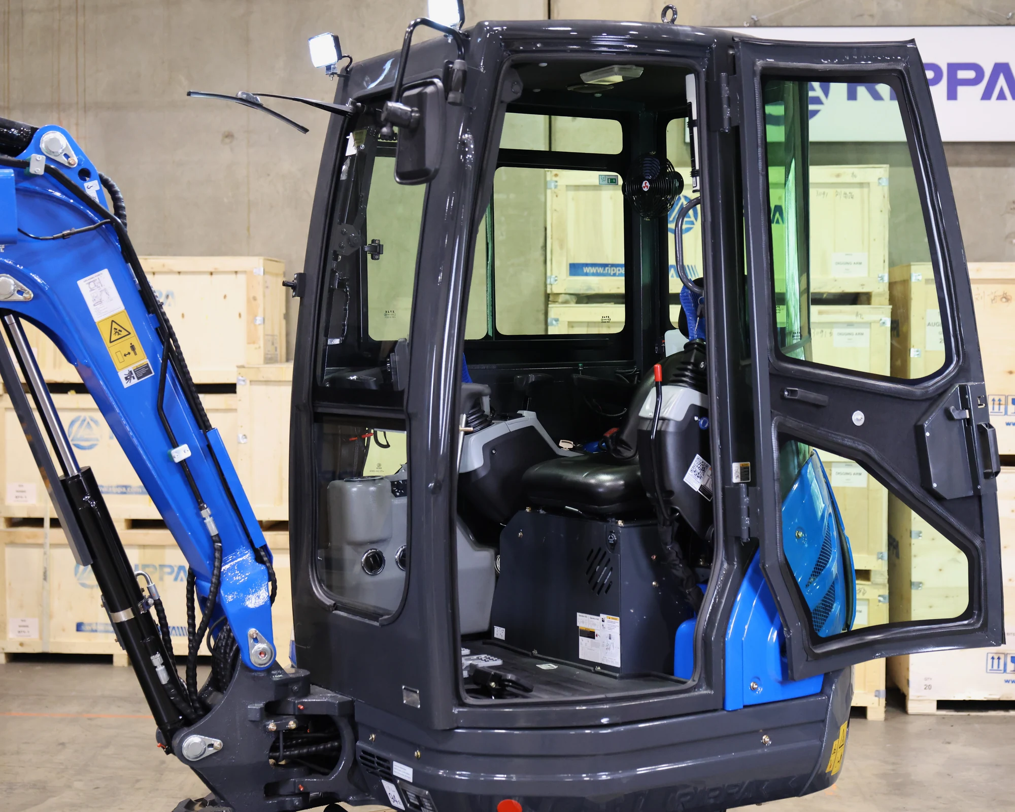 RIPPA R22-3 PRO Mini Excavator — Enclosed Cab Kubota Diesel - Image 5
