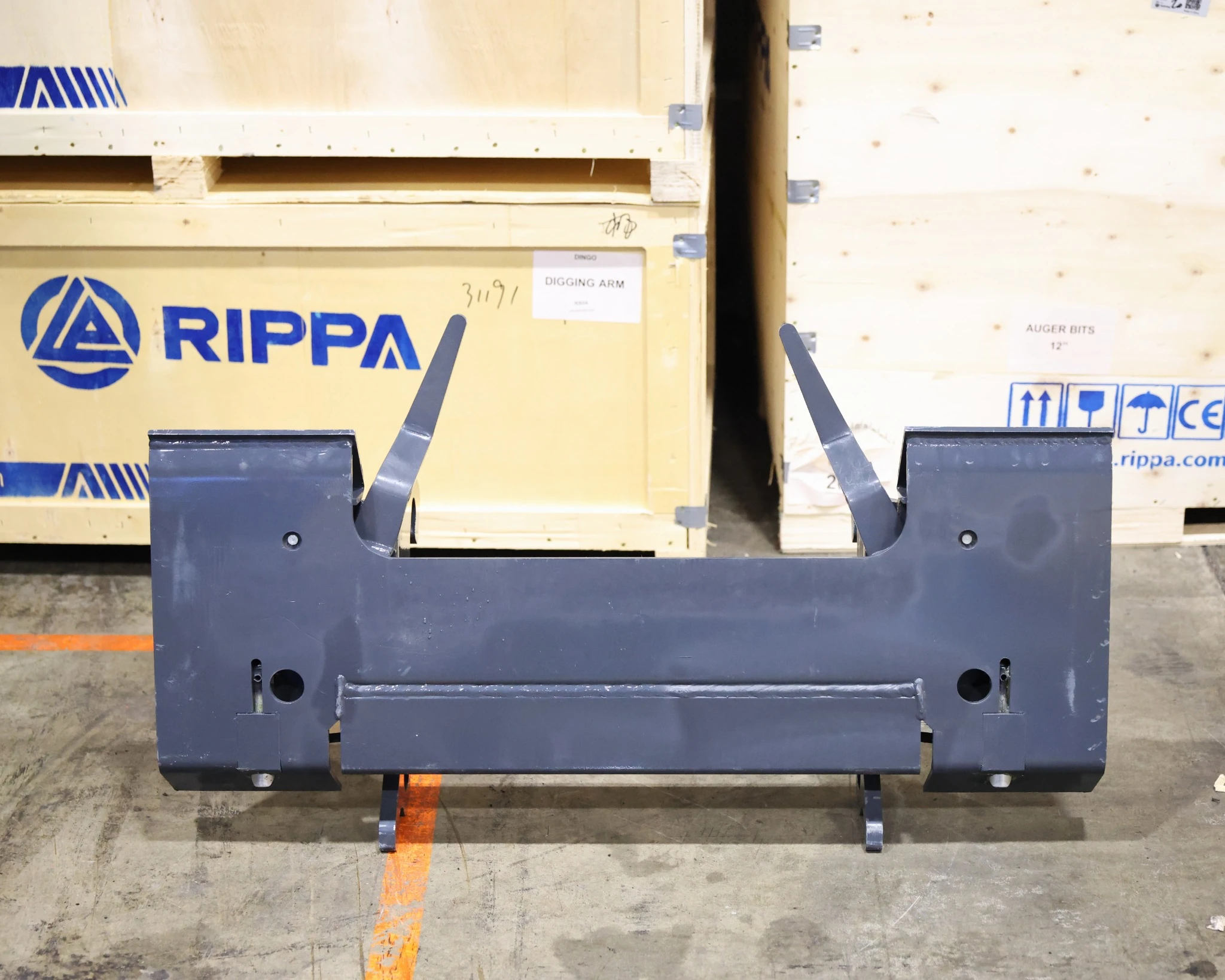 Front view of Bobcat-style SSQA adapter for RIPPA RB06 and RL06